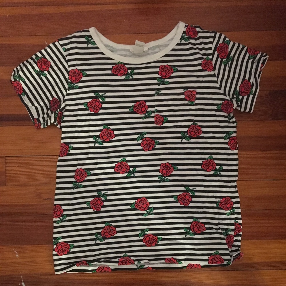 Kids forever 21 rose and stripe tee.
